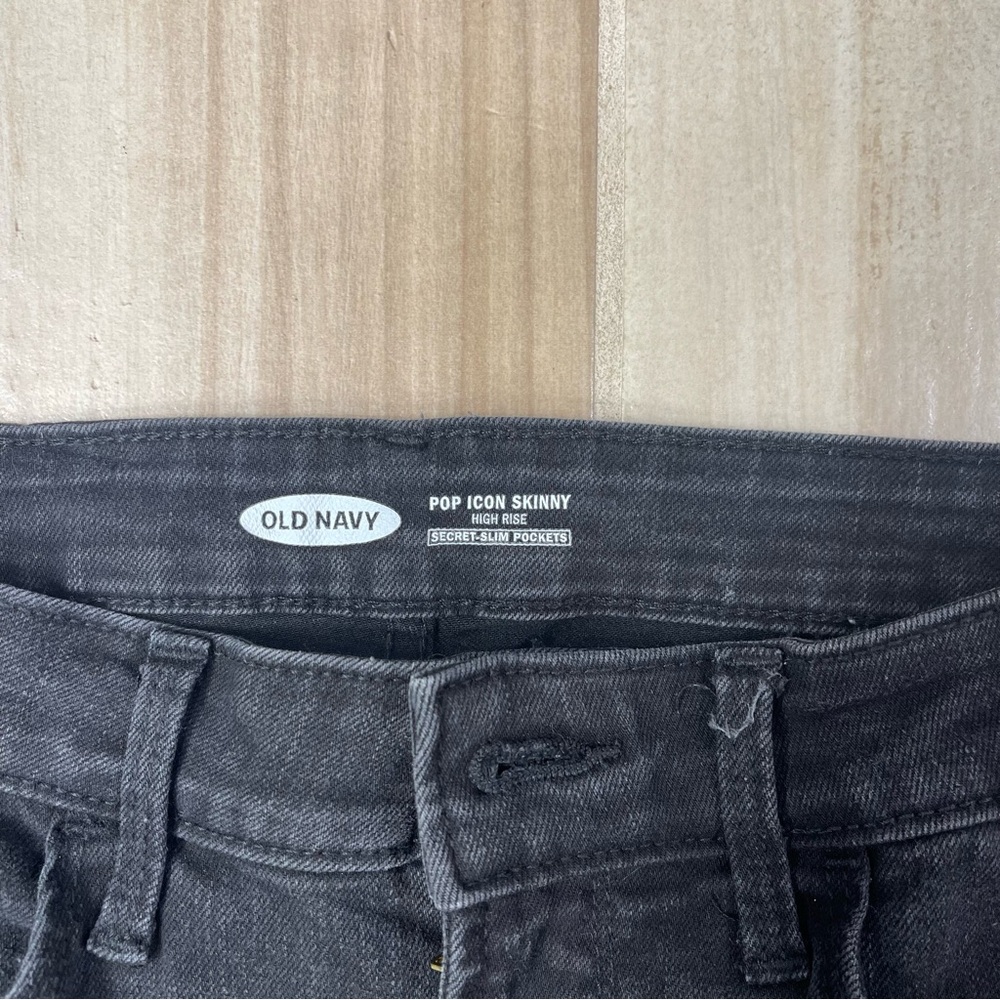 Old Navy Black Skinny Jeans Classic Style - Picture 3 of 6